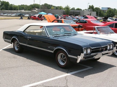2007 Hot Rod Power Tour Day 5 Pictures 02 Z+1966 Olds 442+Side View