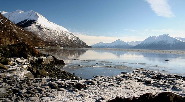 640px-View_from_Beluga_Point