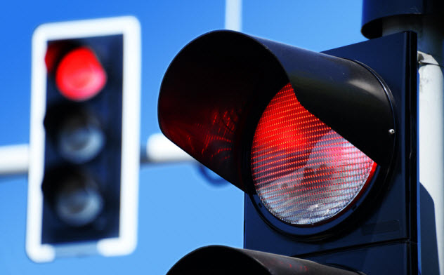 4a-red-lights_70446643_SMALL