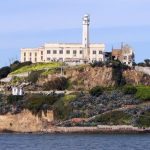 10 Bold Escapes from Island Prisons
